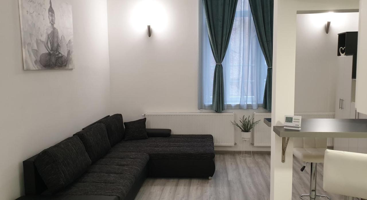 Belvarosi Apartman 2 Apartment Мисколк Екстериор снимка