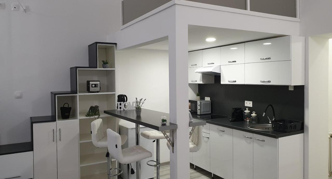 Belvarosi Apartman 2 Apartment Мисколк Екстериор снимка