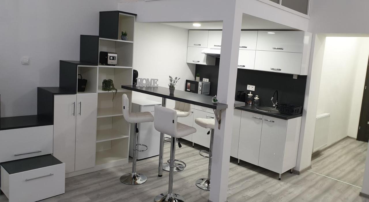 Belvarosi Apartman 2 Apartment Мисколк Екстериор снимка