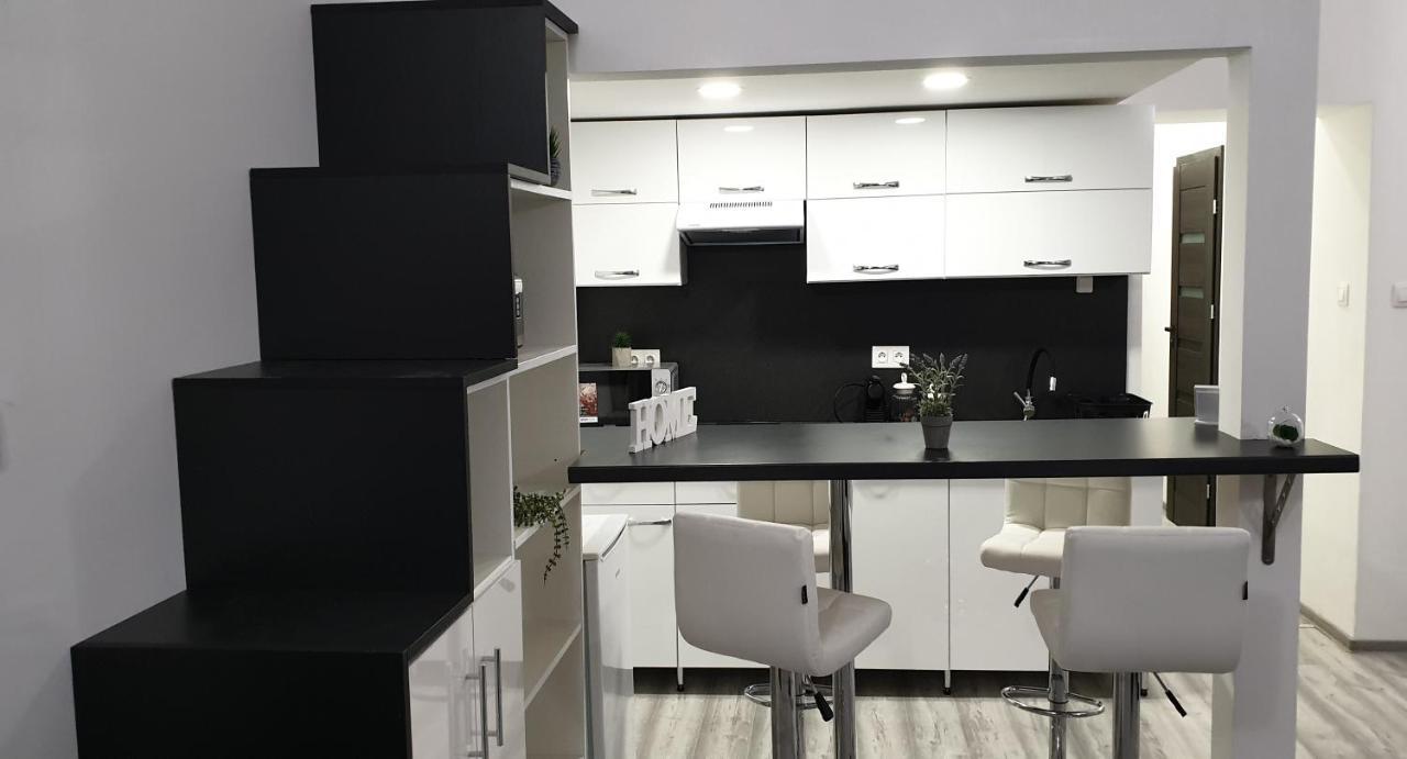 Belvarosi Apartman 2 Apartment Мисколк Екстериор снимка