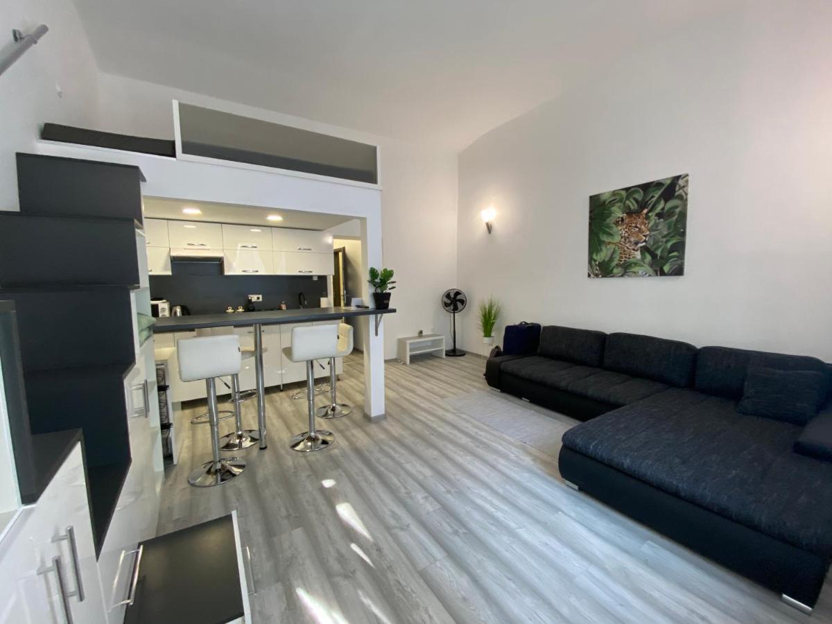 Belvarosi Apartman 2 Apartment Мисколк Екстериор снимка